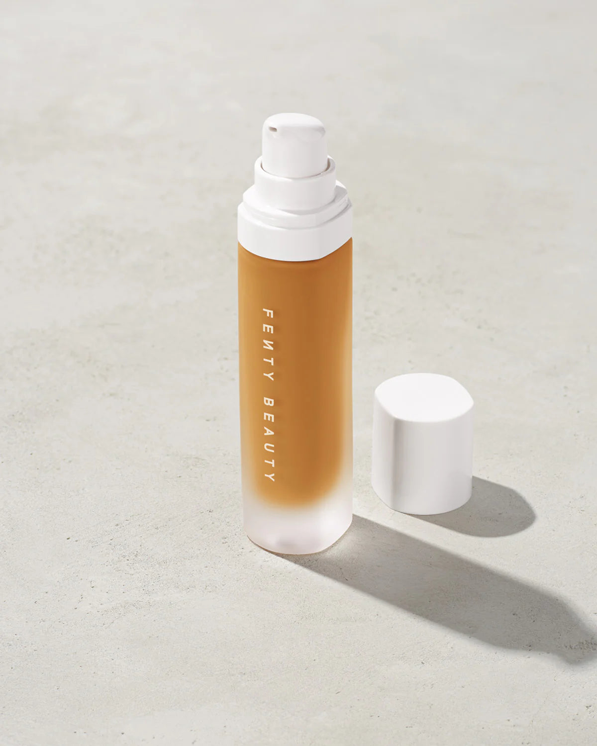 Fenty Beauty Pro Filt’r Soft Matte Longwear Foundation – Base Mate de Larga Duración